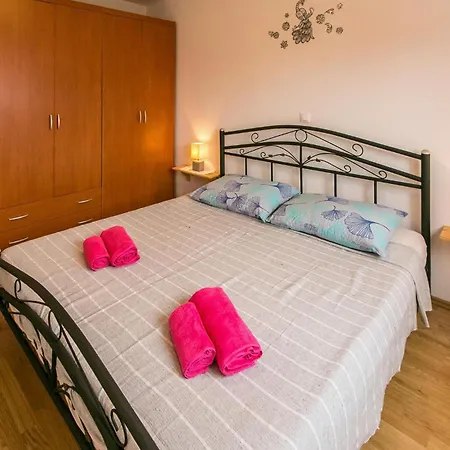 アパート 1 Bedroom Gorgeous In プーラ