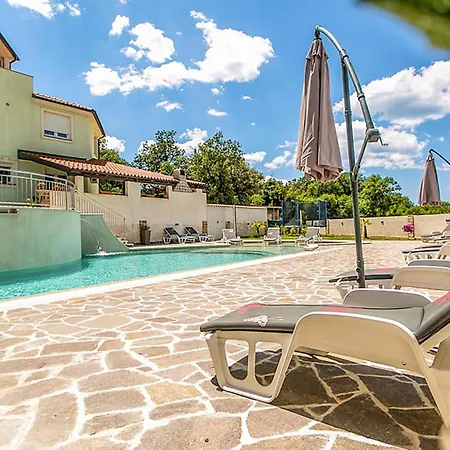 1 Bedroom Gorgeous In Pula