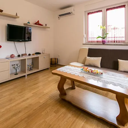 Beautiful In With Wi-fi Apartment