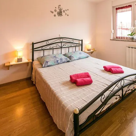 Apartment Beautiful In With Wi-fi *