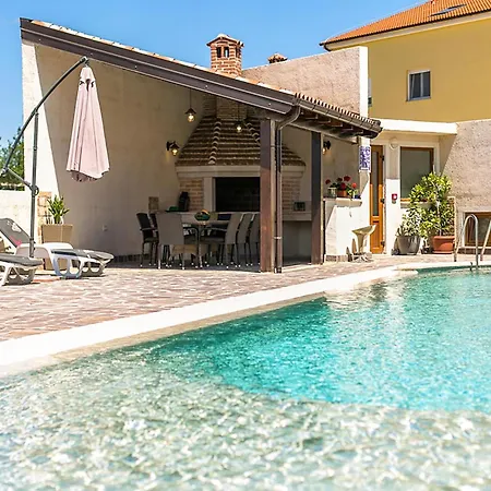 Beautiful In With Wi-fi Apartment *